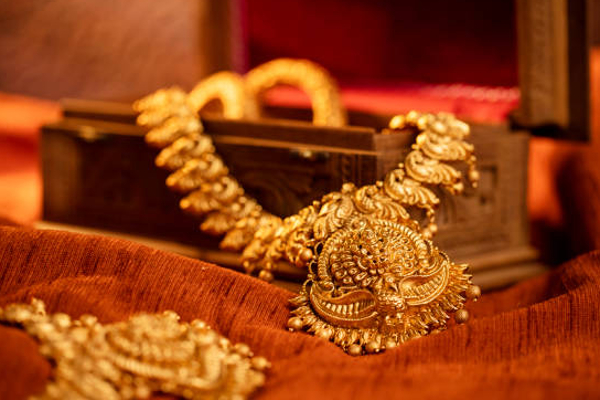 தொடர் சரிவை நோக்கி தங்கம் விலை; உடனே விரையுங்கள்! | Gold Price Towards Continuous Decline Hurry Up