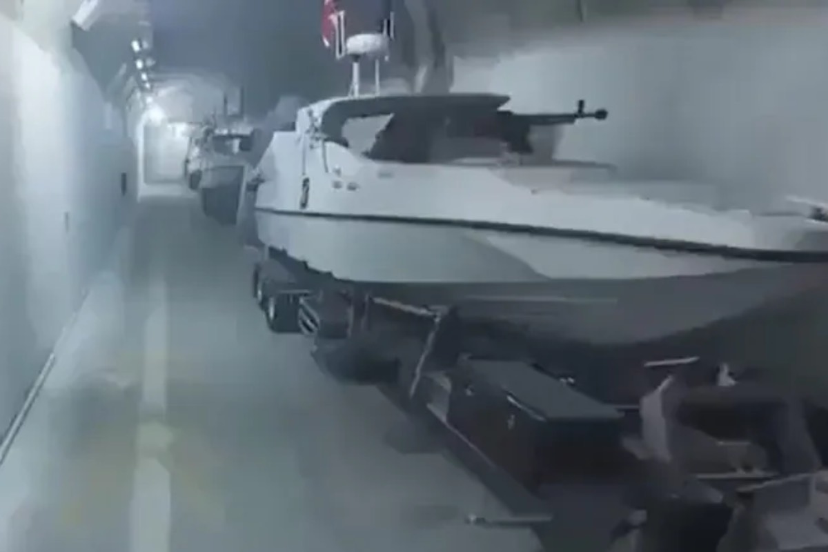 சுரங்கப்பாதை முழுவதும் ஆயுதங்கள்! ஈரான் ரகசியமாக கட்டியெழுப்பிய மிசைல் நகரம்: வீடியோ ஆதாரம் | Iran Showcasing Missile City Tunnel Through Video