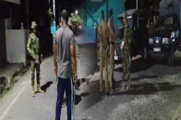 யாழ். நாவாந்துறையில் இரு குழுக்களுக்கிடையில் மோதல்! களமிறக்கப்பட்டுள்ள விசேட அதிரடிப்படையினர் (PHOTOS)