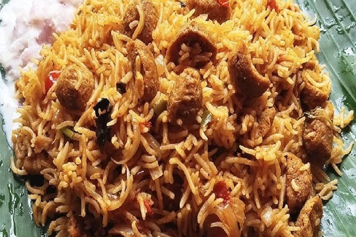 சிக்கன் பிரியாணிக்கே டஃப் கொடுக்கும் ஆம்பூர் ஸ்டைல் சோயா பிரியாணி! பண்ணலாமா? | Ambur Style Soya Chunks Biryani Recipe In Tamil