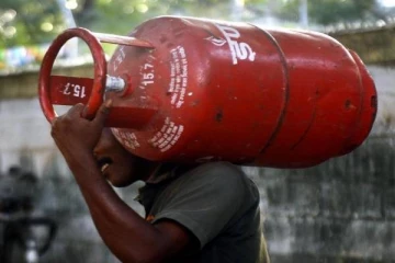 குறைந்த சிலிண்டர் விலை - இந்த மாத நிலவரம்