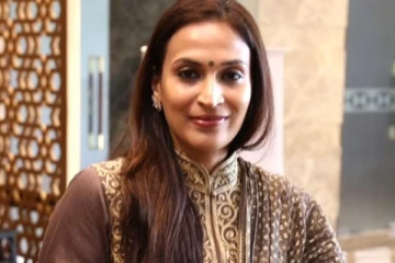 கொரோனாவில் இருந்து மீண்டு வேலையில் ஈடுபட தொடங்கினார் ஐஸ்வர்யா ரஜினிகாந்த்