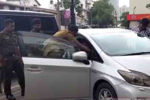 கார் ஒன்றுடன் சந்தேகநபர் கைது | Suspect Arrested With Car