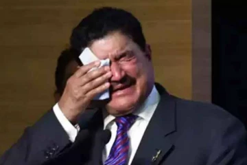 ரூ.18,000 கோடி நிறுவனத்தை 74 ரூபாய்க்கு விற்ற தொழிலதிபர் - ஏன் தெரியுமா?