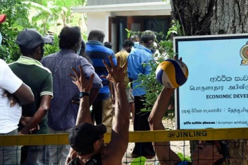 சேவை நேரத்தில் விளையாட்டு போட்டிகளை நடாத்தும் சங்கானை பிரதேச செயலகம்: பொதுமக்கள் விசனம்