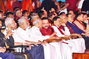 மகிந்த கட்சியில் இருந்து வெளியேறிய 92 நாடளுமன்ற உறுப்பினர்கள் தொடர்பில் வெளியான பெயர் விபரம்