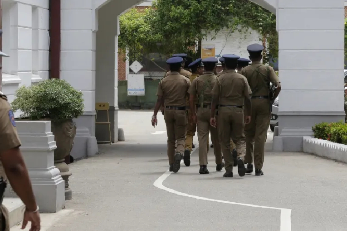 தெரியாதவர்களிடம் வாங்காதீர்கள்; மக்களுக்கு பொலிஸார் அவசர எச்சரிக்கை! | Do Not Buy From Strangers Police Urgent Warning