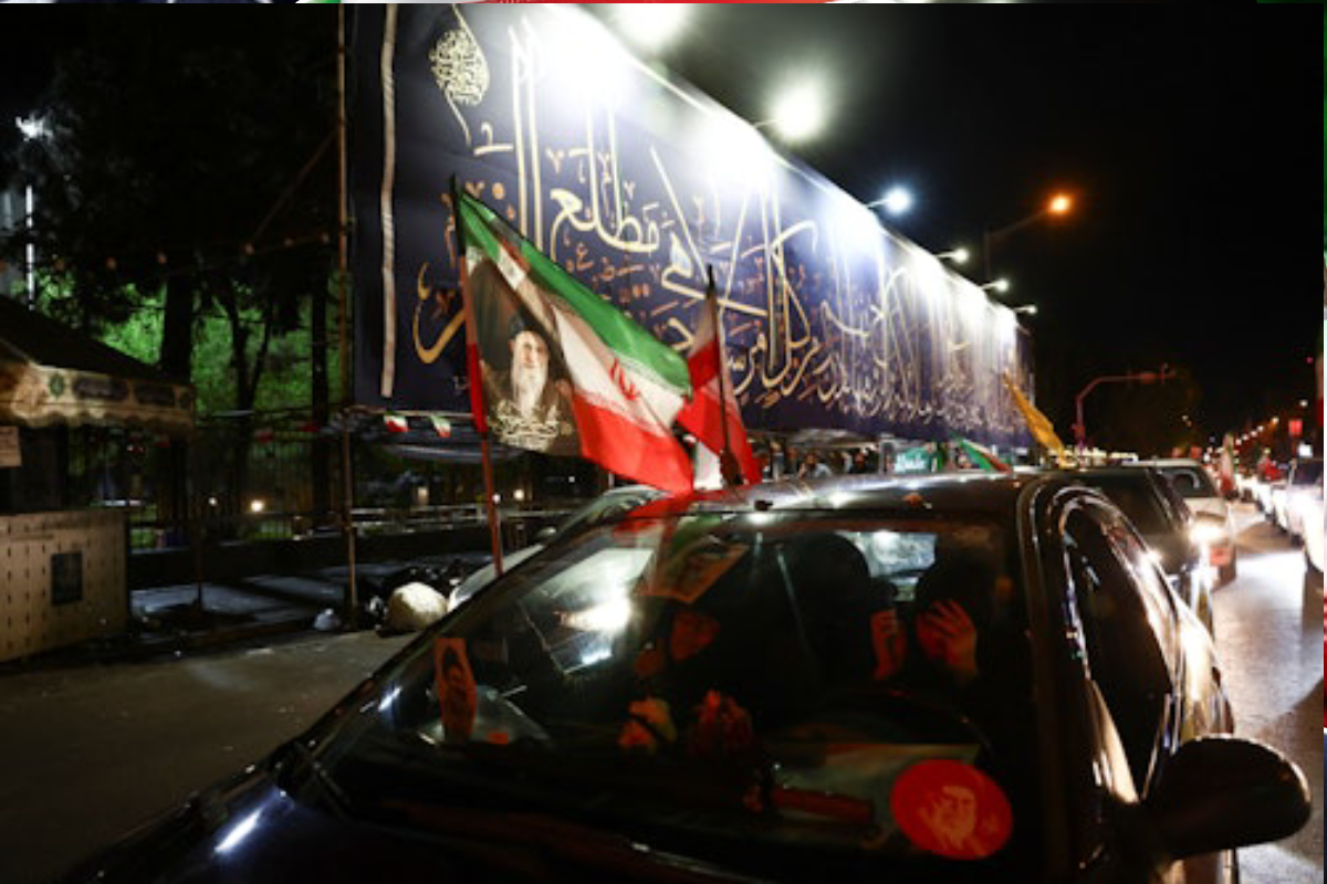 அமெரிக்காவிற்கு வரலாற்றுப் படுதோல்வி - ஈரான் வீதிகளில் நடக்கும் கொண்டாட்டம் | Tehran Celebrates Us And Iran Two Week Ceasefire