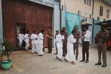 யாழ்ப்பாணம் சிறைச்சாலையிலிருந்து 20 கைதிகள் விடுதலை