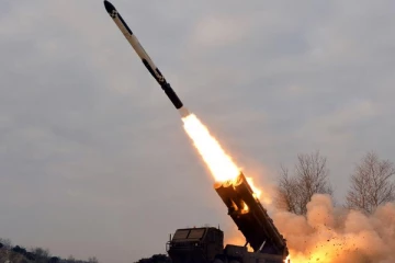 மற்றுமொரு போர்பதற்றம் :தென்கொரியா மீது வடகொரியா ஏவுகணை தாக்குதல்