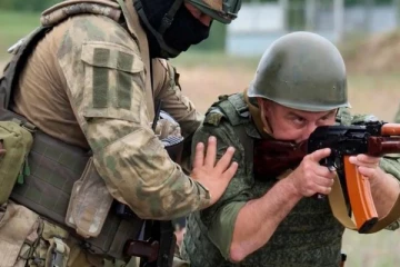 පුටින් පොකුරු බෝම්බ ප්‍රහාරයකට සුදානම් වෙයි