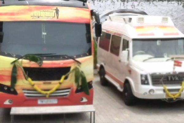 41 வீட்டில் அழுகுரல்.. ஆயுத பூஜை கொண்டாடும் தவெக விஜய்! | Vijay Karur Rally Aayutha Poojai India