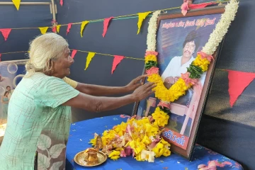 புதுக்குடியிருப்பு நகரில் கதவடைத்து திலீபனுக்கு உணர்வு பூர்வமாக அஞ்சலி! (படங்கள்)