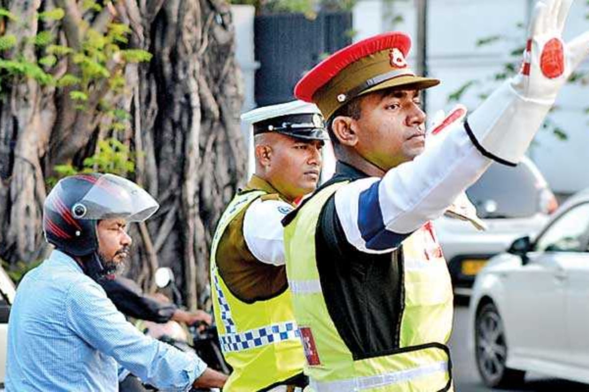 நாட்டு மக்களுக்கு பொலிஸார் விடுத்த எச்சரிக்கை | Police Urge Caution As Road Fatalities