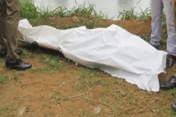 இரத்தக் காயங்களுடன் இளைஞரின் சடலம் மீட்பு