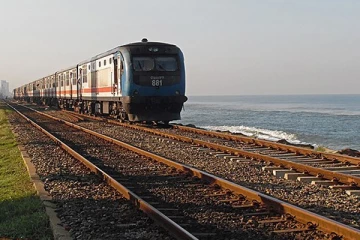 குடும்பத் தகராறு ரயிலில் பாய்ந்து உயிரைவிட்ட பொலிஸ் உத்தியோகத்தர்