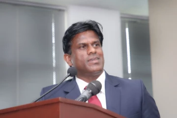 இலங்கையை விட்டு தப்பியோடிய அமைச்சர் வெளியிட்ட தகவல்