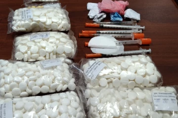 வடக்கில் இருவேரு பகுதிகளில் போதைப்பொருளுடன் மூவர் கைது (Photos)