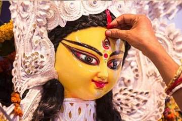 நவராத்திரி 2022 இரண்டாம் நாள்: அம்பாளை பூஜிப்பது எப்படி?