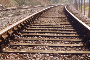 ரயில் பாதைக்கு அருகில் கண்டெடுக்கப்பட்ட சடலம்