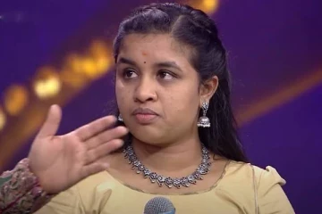 வெறும் 4 துணிகள் தான் உள்ளது, அப்பா, அம்மா இல்லாமல்.. சரிகமப சீசன் 5 மேடையில் கண்ணீர்விட்ட இலங்கை பெண் சினேகா