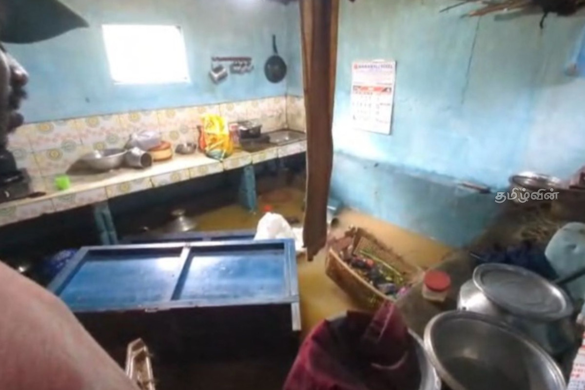 நுவரெலியாவில் தொடர்மழை : வீடுகளுக்குள் புகுந்த வெள்ளம் | Continuous Rain In Nuwara Eliya Floods Enter Homes