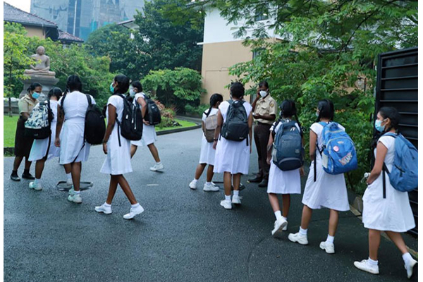 பாடசாலைகள் 5 நாட்கள் நடக்க தீர்மானம் | Decision To Run Schools For 5 Days