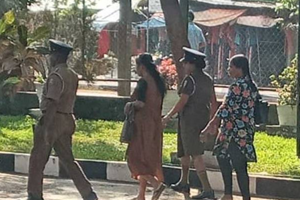 வவுனியாவில் காணாமல் ஆக்கப்பட்டோரின் சங்கத்தின் தலைவி அதிரடி கைது! | Missing Persons Association Leader Arrest Vavuniya