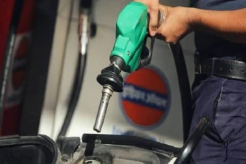 இலங்கையில் நள்ளிரவு முதல் மீண்டும் அதிகரித்த எரிபொருட்களின் விலை! புதிய விலை இதோ...