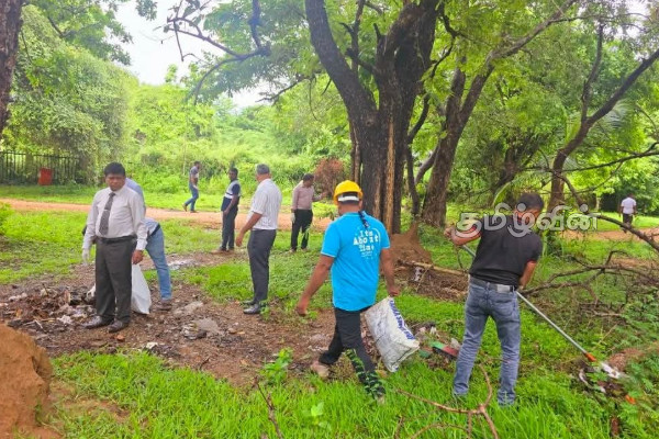 திருகோணமலையில் பொலித்தீன் இல்லாத சூழலை உருவாக்கும் முயற்சி ஆரம்பம் | Efforts To Create A Polythene Trinco திருகோணமலையில் பொலித்தீன் இல்லாத சூழலை உருவாக்கும் முயற்சி ஆரம்பம் | Efforts To Create A Polythene Trinco