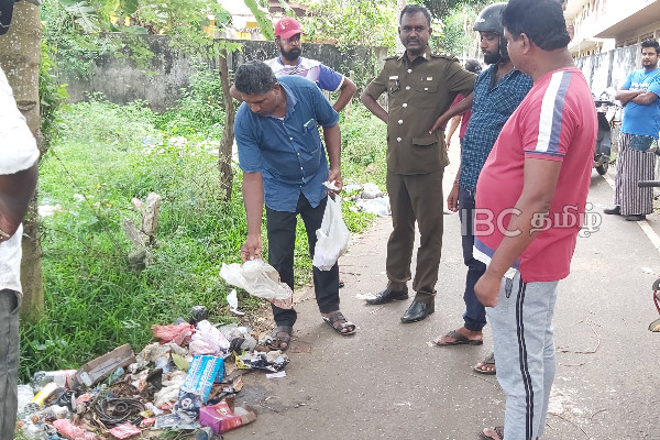 பாடசாலைக்கு அருகில் கொட்டப்படும் குப்பைகள் - சிக்கிய ஆதாரங்கள்! | Garbage Dumped In The School Affected Students