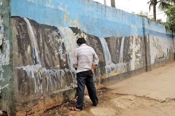 பொது இடத்தில் சிறுநீர் கழித்த நபர்! தட்டி கேட்டவருக்கு நேர்ந்த கொடுமை.. நடந்தது என்ன?