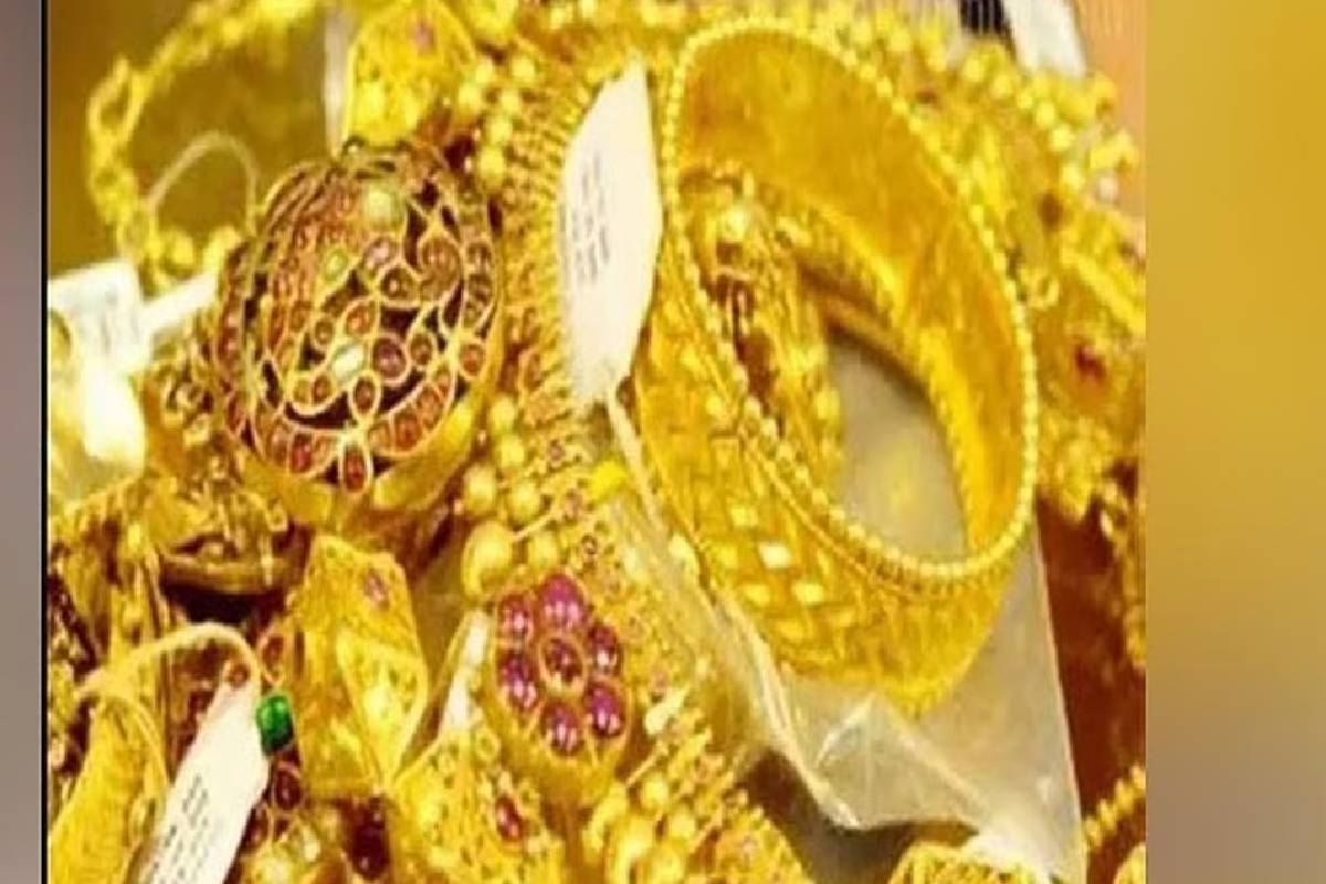 இரண்டு பெண்களிடம் தங்கச் சங்கிலிகளைத் திருடிய முக்கிய சந்தேக நபர் உட்பட நால்வர் கைது | Gold Chain Theft Four Arrested Ampara இரண்டு பெண்களிடம் தங்கச் சங்கிலிகளைத் திருடிய முக்கிய சந்தேக நபர் உட்பட நால்வர் கைது | Gold Chain Theft Four Arrested Ampara
