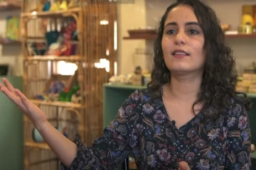 குப்பையிலிருந்து லட்சக்கணக்கில் சம்பாதிக்கும் இளம்பெண்: சாதித்தது எப்படி?