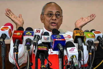 மெல்கம் ரஞ்சித் ஆண்டகை அதிகாரபூர்வமற்ற காவல்துறை மா அதிபரா? - ஞானசார தேரர் காட்டம்