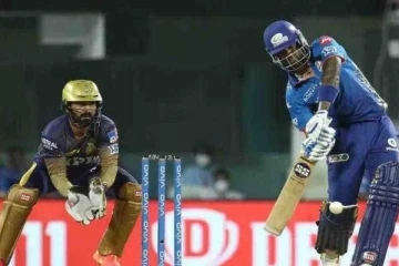 யார்க்கர் பந்தை 99 மீற்றர் சிக்ஸர் பறக்க விட்ட சூர்யகுமார் யாதவ்! கூரைக்கு மேல் விழுந்த வீடியோ காட்சி