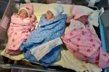 யாழ். போதனா வைத்தியசாலையில் ஒரே பிரசவத்தில் மூன்று குழந்தைகள்