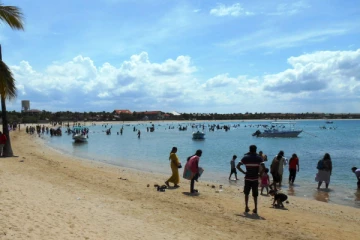 பாசிக்குடாவில் நீராட சென்றவர் மாயம்