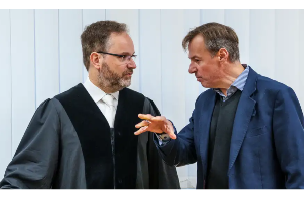 வழக்கில் கவனம் செலுத்தாததால் கொலைக்குற்றத்தில் ஈடுபட்ட குற்றவாளி: பொலிசாருக்கு சிறை | Germay Police Guilty Of Not Pursuing Future Killer வழக்கில் கவனம் செலுத்தாததால் கொலைக்குற்றத்தில் ஈடுபட்ட குற்றவாளி: பொலிசாருக்கு சிறை | Germay Police Guilty Of Not Pursuing Future Killer