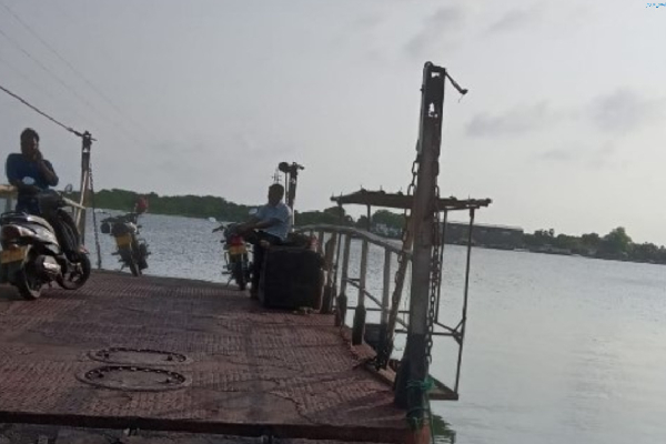 யாழ்.மக்களின் ஆபத்தான பயணம்! | Dangerous Journey Of Jaffna People