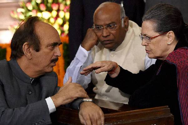 பரபரப்பான சூழலில் காங்கிரஸ் செயற்குழு கூட்டம் : காணொலிக்காட்சி வழியாக சோனியா பங்கேற்பு | Congress Working Committee Meeting Today பரபரப்பான சூழலில் காங்கிரஸ் செயற்குழு கூட்டம் : காணொலிக்காட்சி வழியாக சோனியா பங்கேற்பு | Congress Working Committee Meeting Today