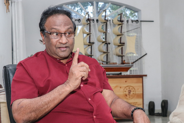 நரகத்தில் இருக்கும் பிரபாகரன் வருவதற்கு பல பிறவிகள் காத்திருக்க வேண்டும் - கடும் விமர்சனங்களை அள்ளி வீசும் சரத் வீரசேகர! | Ltte Leader Prabhakaran Pazha Nedumaran Tamil Nadu