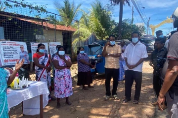 வியாழேந்திரன் வீட்டுக்கு முன்பாக இடம்பெற்ற படுகொலை வீதியில் கதறும் தாய்