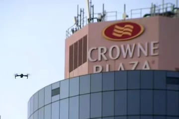 ஆசையை அடக்க முடியாத அவுஸ்திரேலிய பெண்ணிடம் பறந்து வந்த ட்ரோன்... ஒரு வித்தியாசமான செய்தி