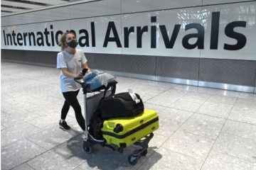 இந்த 30 நாடுகளின் பயணிகளுக்கு கட்டாய தனிமைப்படுத்துதல்: பிரித்தானிய அரசு அறிவிப்பு