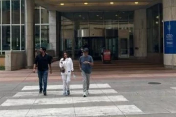 ஏற்கனவே சிறுநீரக மாற்று சிகிச்சை நடந்த நிலையில் அமெரிக்காவுக்கு உடல்நல பரிசோதனைக்காக சென்ற ரஜினிகாந்த்! வெளிவந்த புகைப்படம்