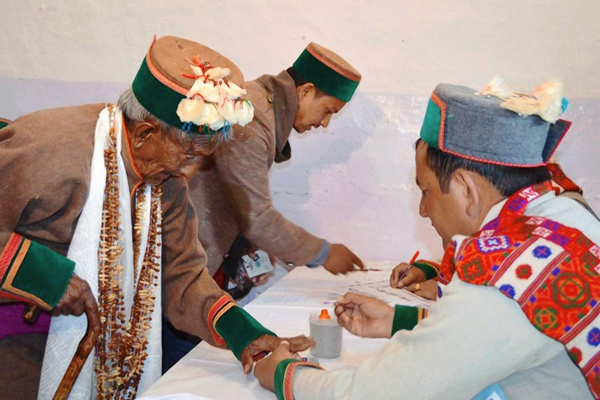 இந்தியாவின் முதல் வாக்காளர் மரணம் | India S First Voter Death