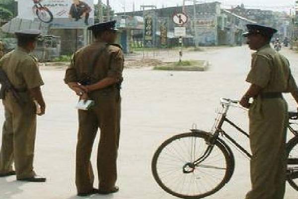 மதுபானம் விலை எகிறியதால் யாழில் ஓடிக்கலோன் குடித்தவருக்கு நேர்ந்த கதி! | Due To The Increase In The Price Of Alcohol
