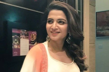 முக்கிய நகரத்திற்கு சுற்றுலா சென்றுள்ள தொகுப்பாளினி டிடி! செம மாடர்ன் உடையில் அவர் வெளியிட்ட போட்டோ..