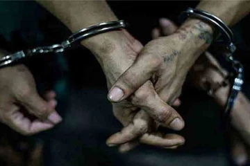 யாழில் சட்டவிரோத நடவடிக்கையில் ஈடுபட்ட இந்தியர்கள் கைது